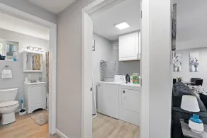 Beautiful remodeled 2 bedroom, walking distance from Downtown with AC - Image 3