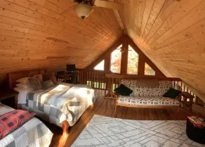 Log Cabin on Private Lakefront - Thunder Lake - Image 4