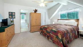 Little Traverse Lake Chalet, 2 person kayak and row boat - Image 2