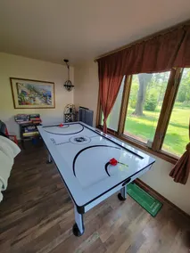 You found a Gem! Emmersed in seclusion close to it all,4 BRDM SLEEPS 12! - Image 2