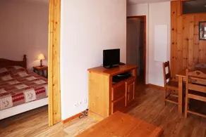 Ski-in/ski-out & foot of the slopes, 3rd floor, swimming pool, sauna, balcony, tv, 40m², Les Orres - Image 5