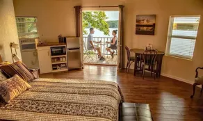 Corn Crib Cottage - Image 3