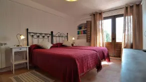 Charming rural house with swimming pool for groups in Cuenca - Image 4