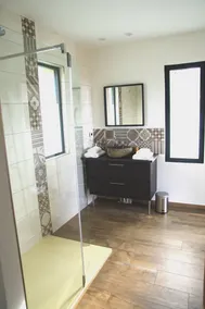 Villa bioclimática contemporánea con piscina en el Var - Image 2