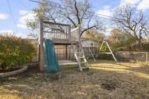 Cozy home with great back patio, and only 1 mile from the Expo Square! - Image 2