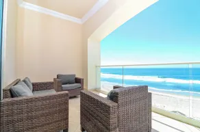 BEACH FRONT CONDO, PRIVATE BEACH and AMAZING VIEWS!! - Image 2