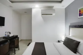 Comfy Stay Hotels 2nd Floor - Image 5