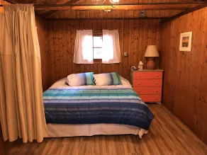 Hyggelig \"Beach\" Cabin i skoven med Pentwater Lake frontage og adgang - Image 3