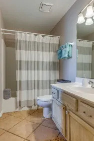 Beautiful Gulf View Condo, Steps to the Beach, Overlook the pool! - Image 4