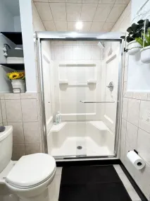 Boutique Studio Apartment on Grand Ave - Image 2