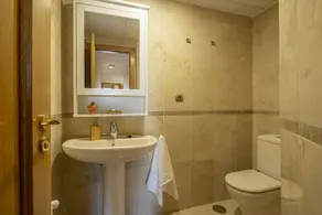 Atico Top Granada, Penthouse, 18-19th floor, City Centre, Views, Terrace, Free Parking - Image 2
