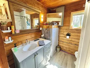 Beautiful country views and wildlife. Less than 2 miles from downtown. - Image 3