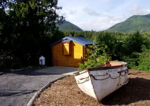 Cozy, romantic waterfront cabin. Sleeps 2, pet-friendly, walk to all amenities. - Image 5