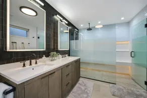 Luxe Single Family Home + Private Skyline Rooftop! Sleeps 10 - Image 3