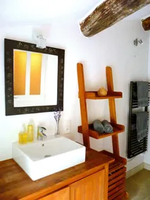 Close to Uzès, House with character beautifully restored - Image 4