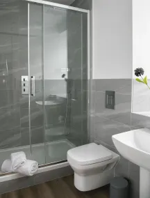 A spacious and stylish 2 bedroom, 2 bathroom duplex apartment - Image 2