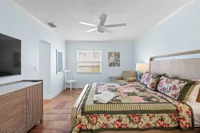 Sunset Point- Beachfront 4 bedroom with private pool and views - Image 3