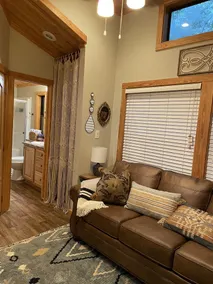 Cozy tiny home in the pines - 20 minutes from Canton and Lake Fork! - Image 2