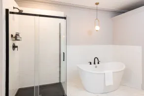 The August House - Image 3