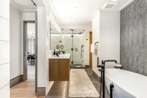 Red Lion Penthouse - Image 4