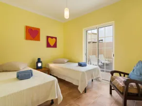 Wunderbares  Ferienhaus für 6 Personen mit  W-LAN, privatem Pool, Klimaanlage, TV und Balkon - Image 5