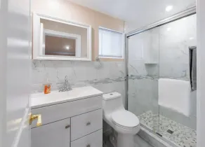 Large 5BR Peaceful House near Perry Beach • Pet-Friendly w/Parking 284 - Image 3