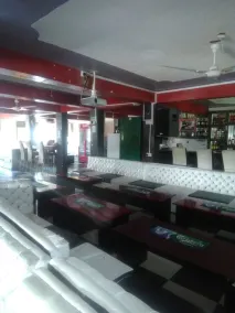 Lakers Tavern Lounge - Image 3