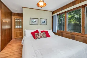 Beautiful Winnipesaukee Adorable Cottage and Bunkhouse for 10 Lovely Sunsets - Image 4
