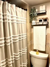 Immaculate Newly Renovated 1 Bedroom Apt Near NYC - Image 2