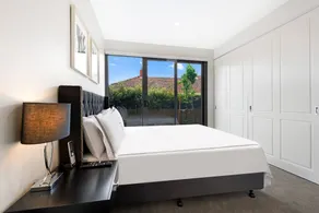 Short Stay 2 Bedroom Standard Manhattan Glen Iris - Image 5