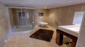 Spacious barn with shared pool in peaceful hamlet location - Image 4
