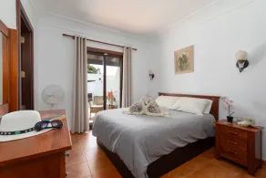 Villa med privat uppvärmd pool och stor terrass och grillplats, WIFI och engelsk TV - Image 5