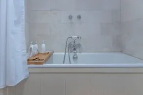 Carramar Coach House · Carramar Cottage - secluded nature retreat - Image 3