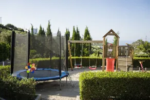 2 bedrooms+studio, ideal for kids, 36m² pool, 2.500m² garden, 2,5km from town - Image 2