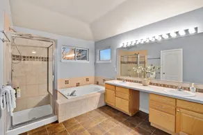Family-friendly Home on Boyd Lake, Gorgeous Views! - Image 2