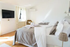 Penthouse apartment with jacuzzi on the terrace - Image 4