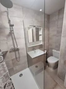 Cozy 2-bedroom apartment (45 m²) in the heart of Dax, France's first spa town - Image 2