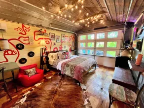 Artist Cabin-Romantic River Retreat for Two - Image 4
