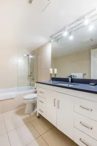 Modern Ski-in Townhome with Hot Tub - Image 4