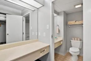 Second Floor East Standard Suite - Image 4