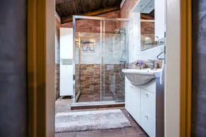 Villa con estilo en Istria con piscina, pista de tenis y cocina exterior - Image 4