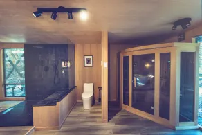 Spectacular Designer Treehouse with Mountain Views - Image 3