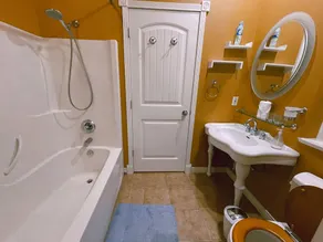 Campbell River 2 bedroom Fishing Lodge - River View - Image 3