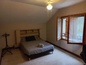 Maison avec  une grande terrasse vue sur la montagne - Image 4
