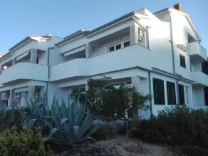 Croatia vacation island Rab vacation home **** apartments - Image 4