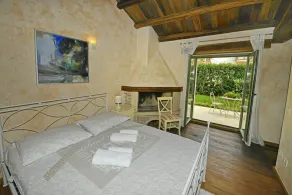Rustic villa Zvonar with pool in Motovun - Image 4