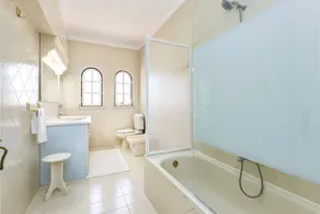 Villa Solar das Palmeiras ist eine große Villa im traditionellen Stil – ideal für große Gruppen oder Familien - Image 5