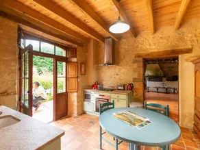 Charming Countryside Cottage with River Views, Near Historic Manor House - Image 5