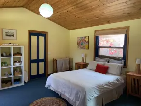 Relax in a beautiful private peaceful setting 5 minute drive from Beechworth - Image 2