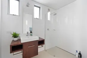 Luxury Esplanade Beach House - 2A Olivers Pde, Hayborough - Image 4